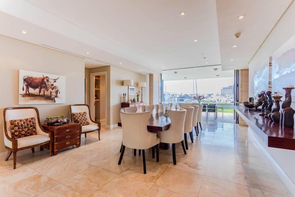 Outstanding V&A Marina Waterfront Apartment كيب تاون المظهر الخارجي الصورة